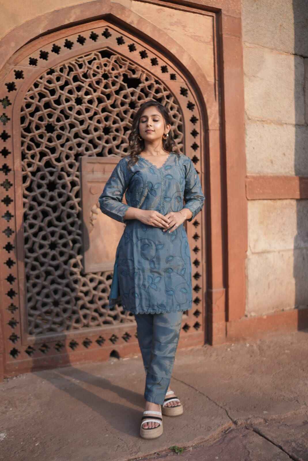 Viscos Cord Set With Hakoba Style