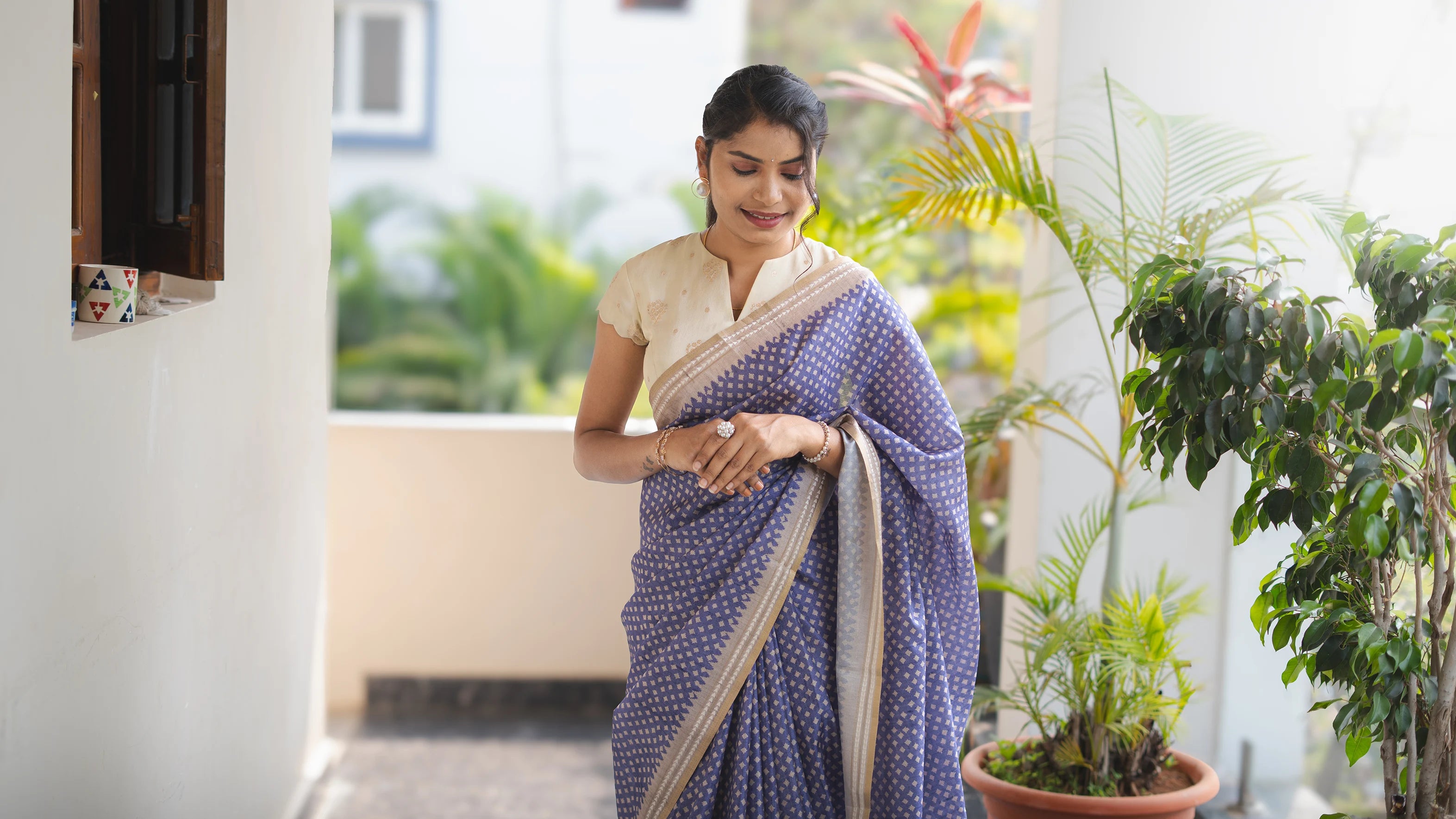 Semi Tussar Silk Saree with Dola Tissue Blouse