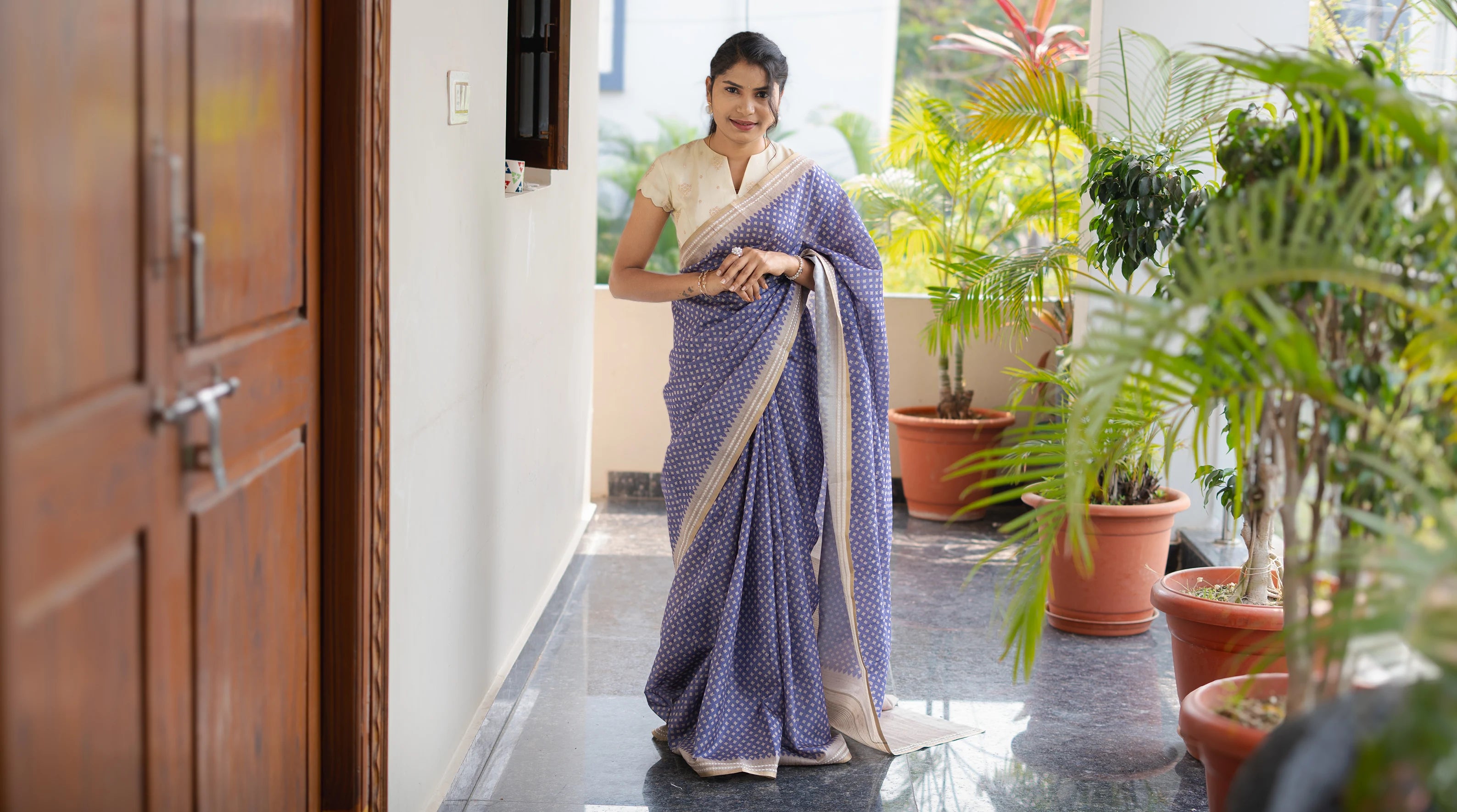 Semi Tussar Silk Saree with Dola Tissue Blouse