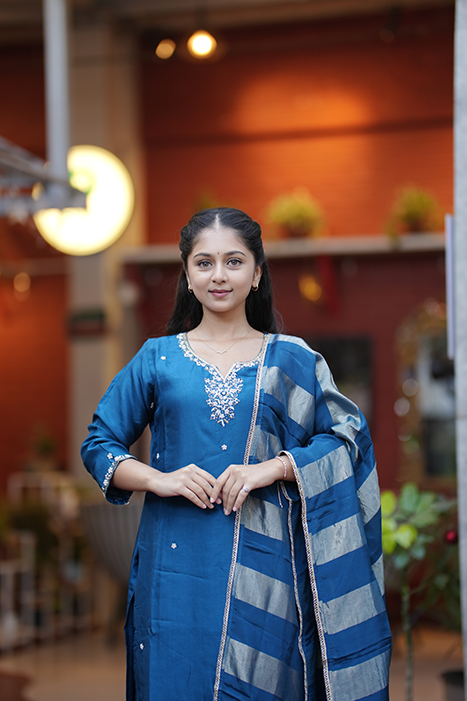 Russian Silk Top With Viscos Organza Dupatta