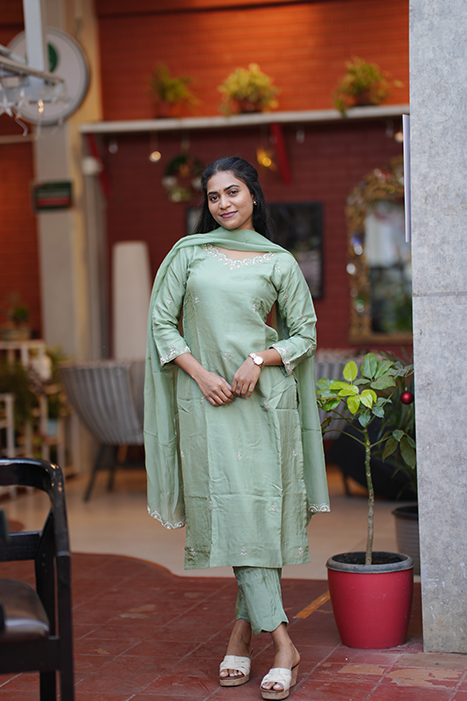 Russian Silk Top With Viscos Organza Dupatta