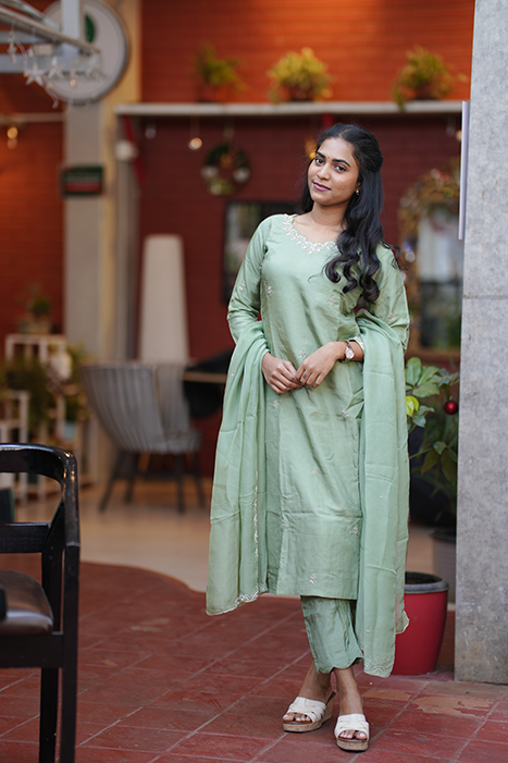 Russian Silk Top With Viscos Organza Dupatta