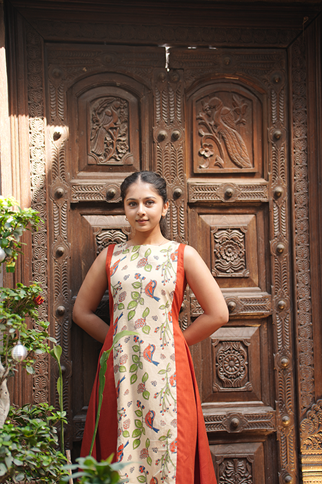 Plain Linen Fabric With Kalamkari Printed Fabric